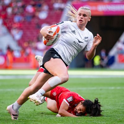 A woman from new zealand playing professional rugby