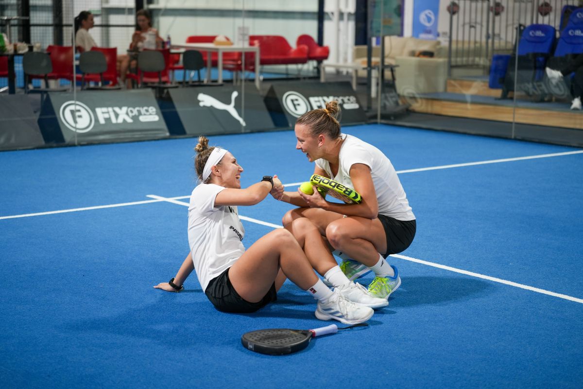 Dora Andrejszki and Karin Hechenberger, who won the title at the FIP Promotion Dubai held at ISD Padel in Dubai Sports City (2)